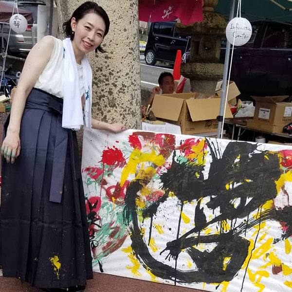 江戸祭りでの書道パフォーマンス